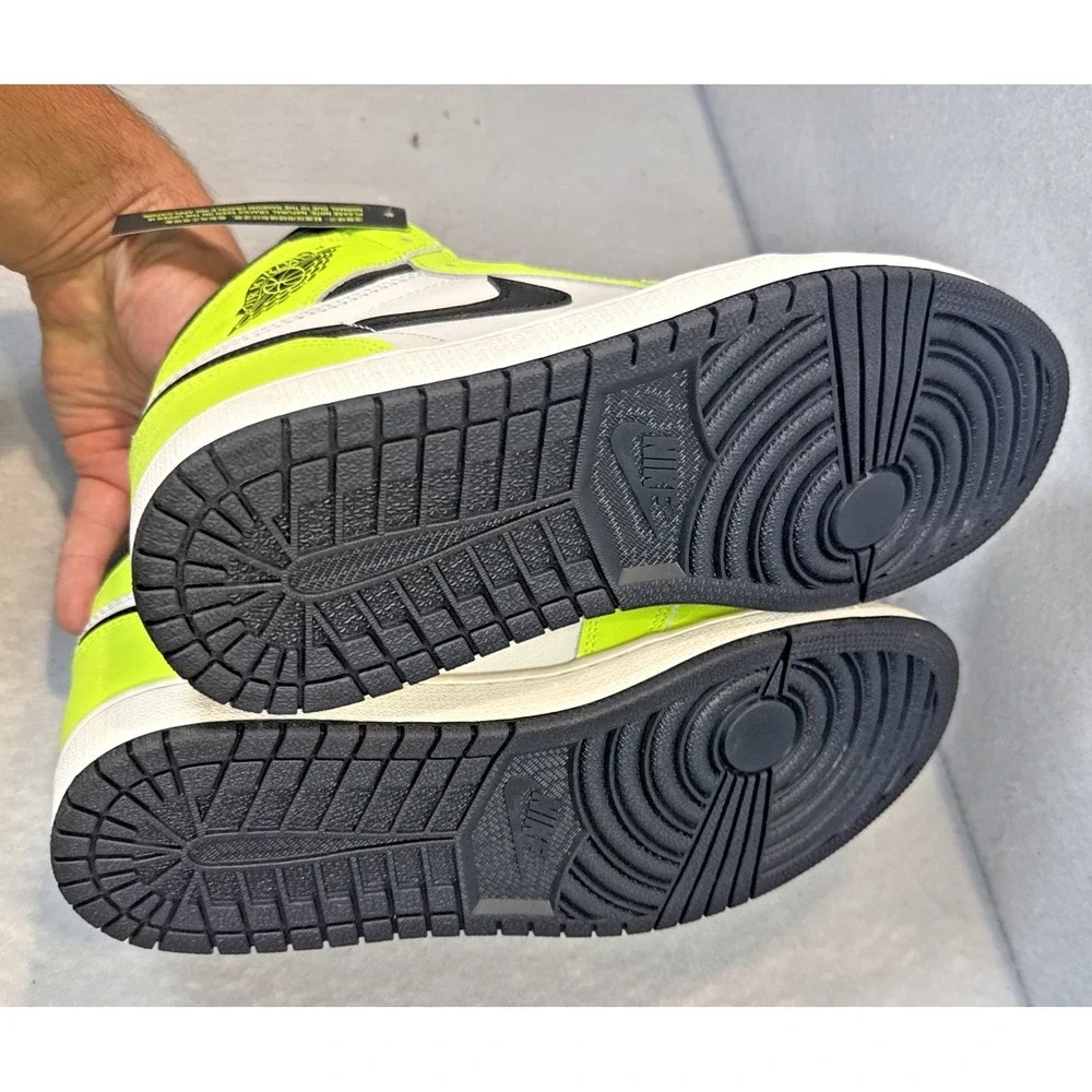 Nike Air Jordan 1 Retro High 'Visionaire' Volt 555088-702. Mens Size 10.5